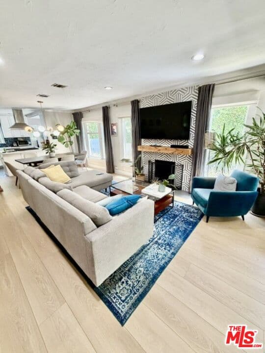 3 bd, 2 ba House in West Hollywood, CA — $6,500/mo — photo 2