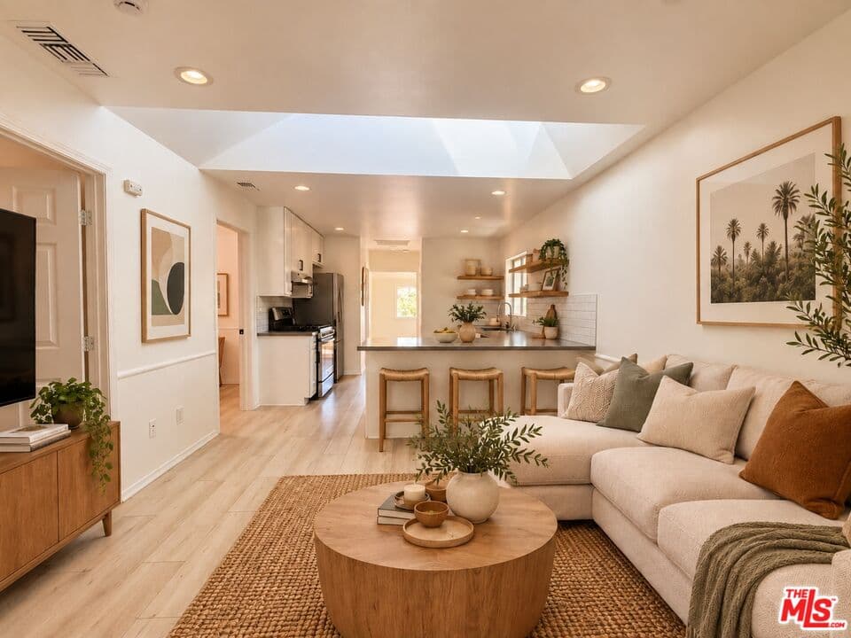 3 bd, 2 ba Townhouse in Los Angeles, CA — $4,600/mo — photo 1