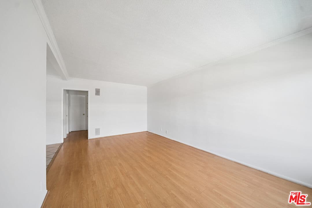 1 bd, 1 ba Apartment in Los Angeles, CA — $2,195/mo — photo 2