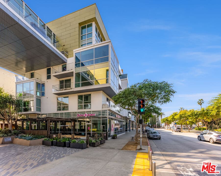 2 bd, 3 ba Condo in Santa Monica, CA — $8,500/mo — photo 2