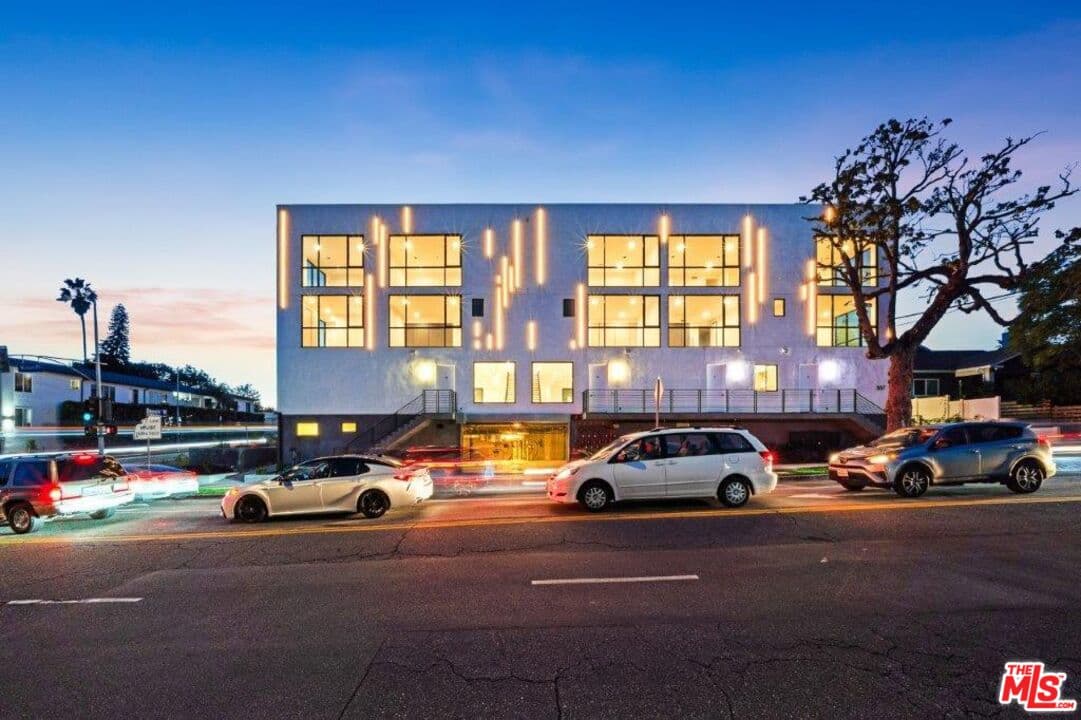 3 bd, 4 ba Townhouse in Los Angeles, CA — $7,895/mo — photo 1