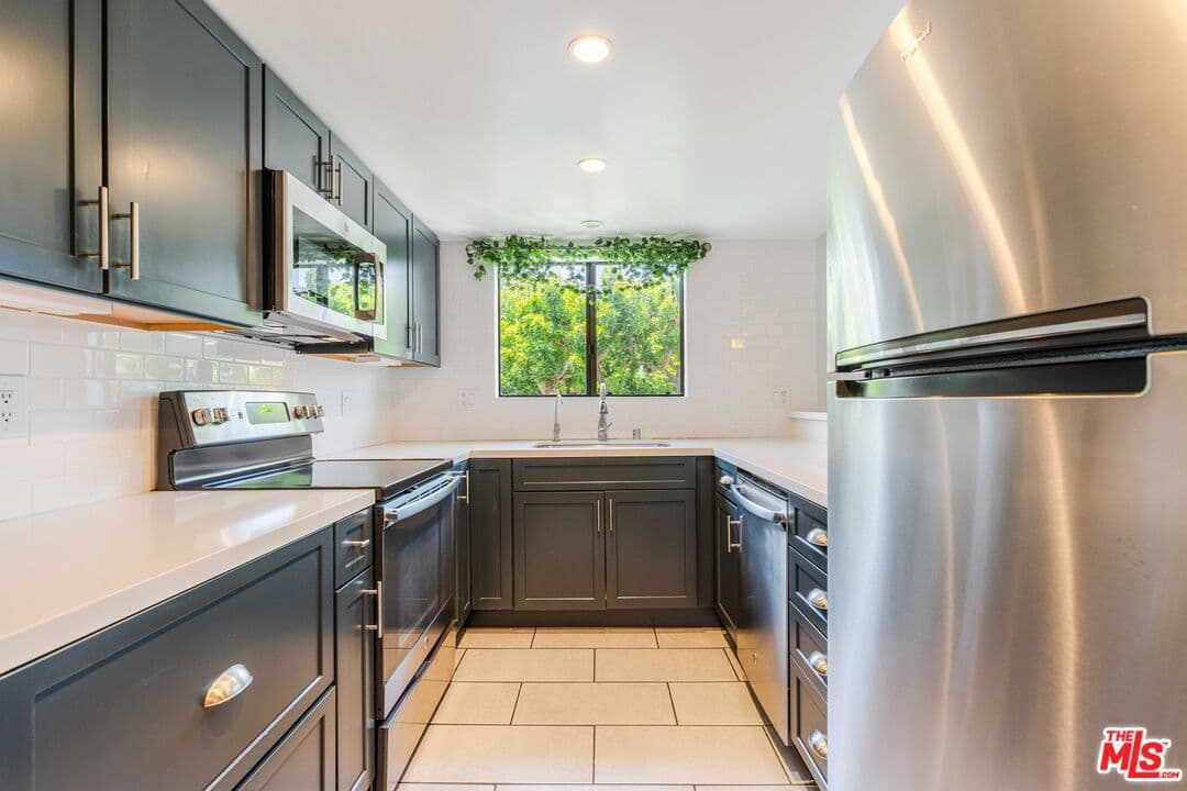 1 bd, 1 ba Condo in Los Angeles, CA — $2,695/mo — photo 2