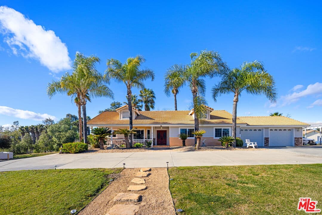 3 bd, 2 ba House in Temecula, CA — $4,695/mo — photo 2
