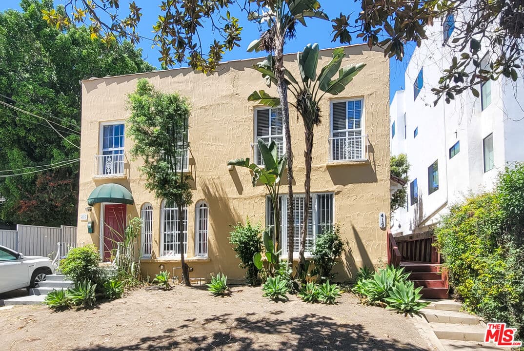 3 bd, 2 ba Apartment in Los Angeles, CA — $4,250/mo — photo 2