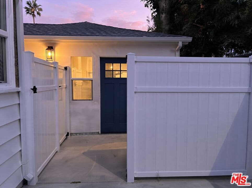 1 bd, 1 ba House in Los Angeles, CA — $3,195/mo — photo 2