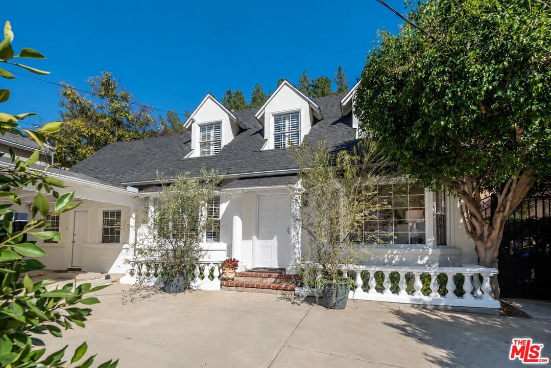 4 bd, 3 ba House in Beverly Hills, CA — $12,500/mo — photo 1