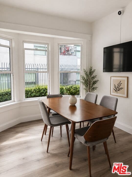 7 bd, 4 ba House in Los Angeles, CA — $6,400/mo — photo 2