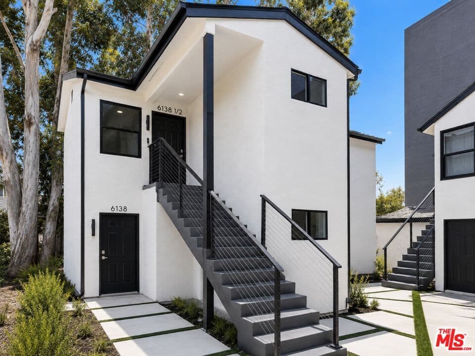 1 bd, 1 ba Apartment in Los Angeles, CA — $1,950/mo — photo 1