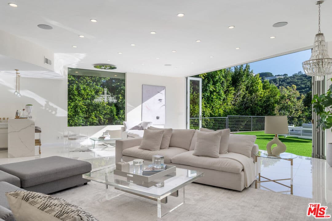 5 bd, 4 ba House in Los Angeles, CA — $18,995/mo — photo 1