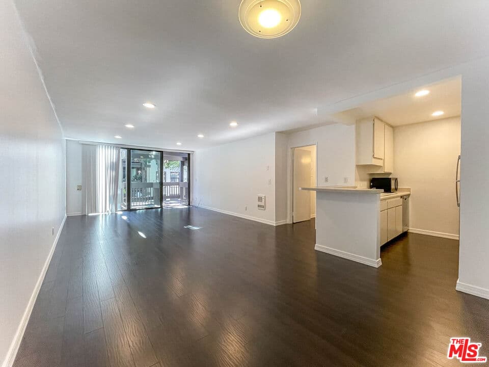2BR Condo in Playa Del Rey — $3,299/mo