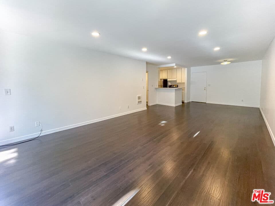 2 bd, 2 ba Condo in Playa Del Rey, CA — $3,299/mo — photo 2