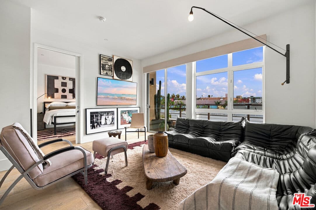 1 bd, 1 ba Condo in Los Angeles, CA — $3,500/mo — photo 1