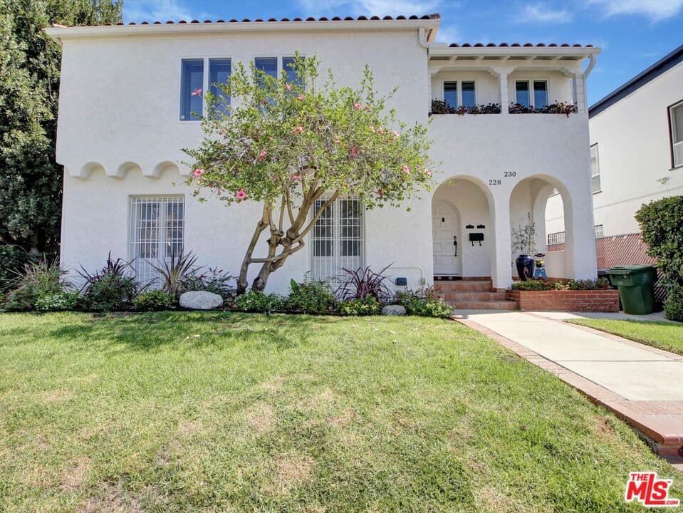 3 bd, 2 ba Apartment in Los Angeles, CA — $6,300/mo — photo 1