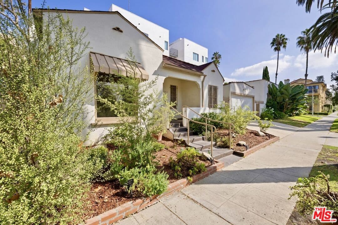 2 bd, 1 ba House in West Hollywood, CA — $3,650/mo — photo 2