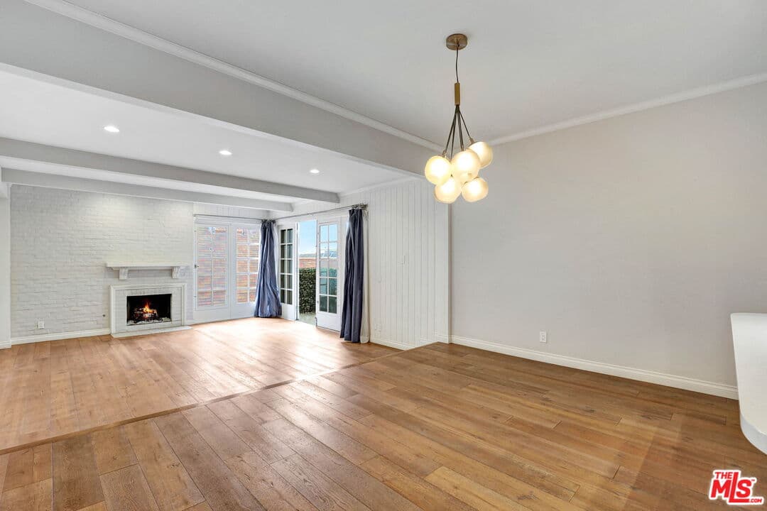 2 bd, 2 ba Condo in Los Angeles, CA — $6,000/mo — photo 2