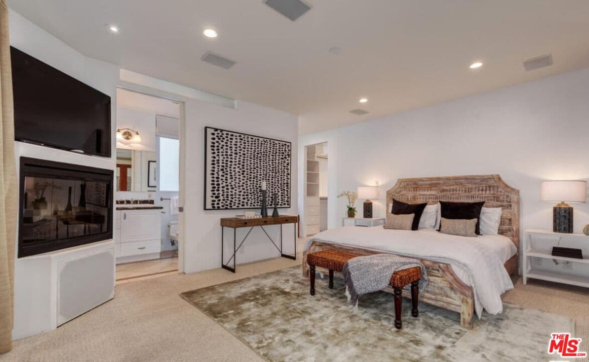 2 bd, 3 ba Condo in Marina Del Rey, CA — $20,000/mo — photo 2