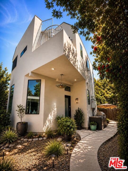 1 bd, 2 ba House in Los Angeles, CA — $4,895/mo — photo 1