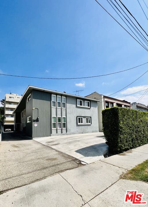 1 bd, 2 ba Apartment in Los Angeles, CA — $1,975/mo — photo 1