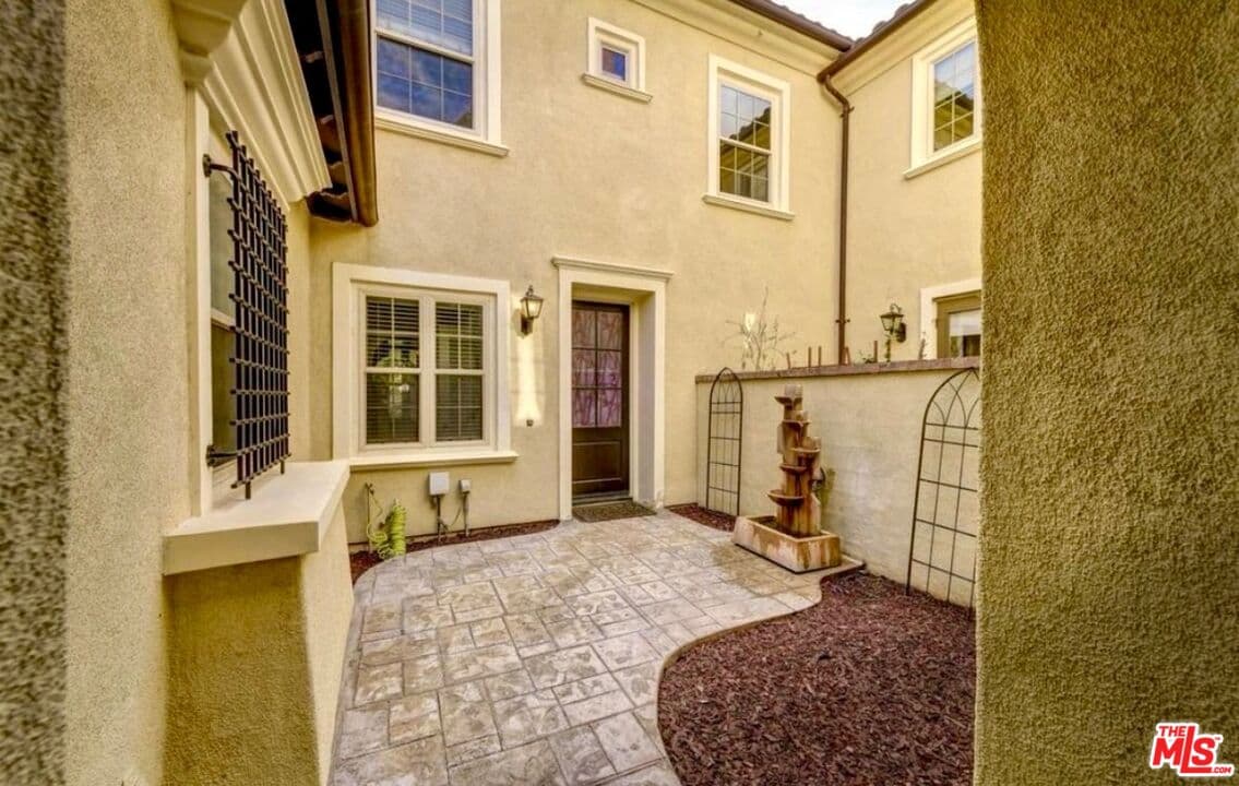 3 bd, 3 ba Townhouse in Irvine, CA — $5,500/mo — photo 2