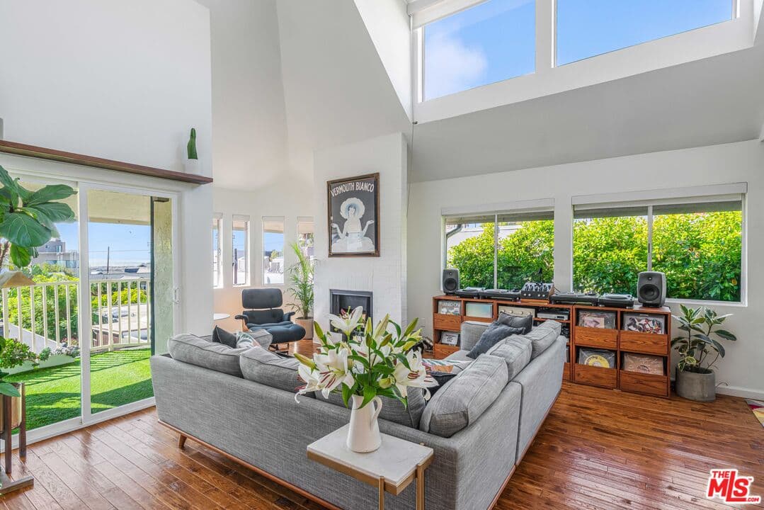 2 bd, 3 ba Condo in Marina Del Rey, CA — $7,000/mo — photo 1
