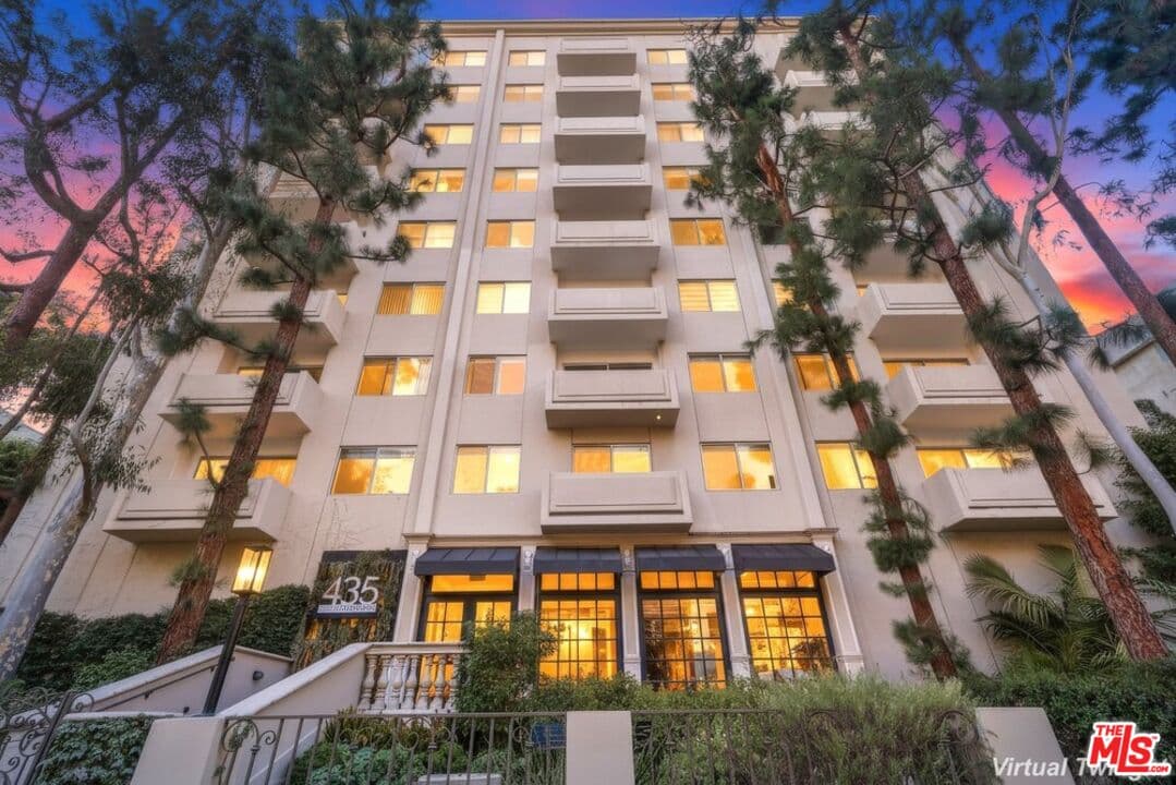 3 bd, 3 ba Apartment in Beverly Hills, CA — $9,500/mo — photo 2
