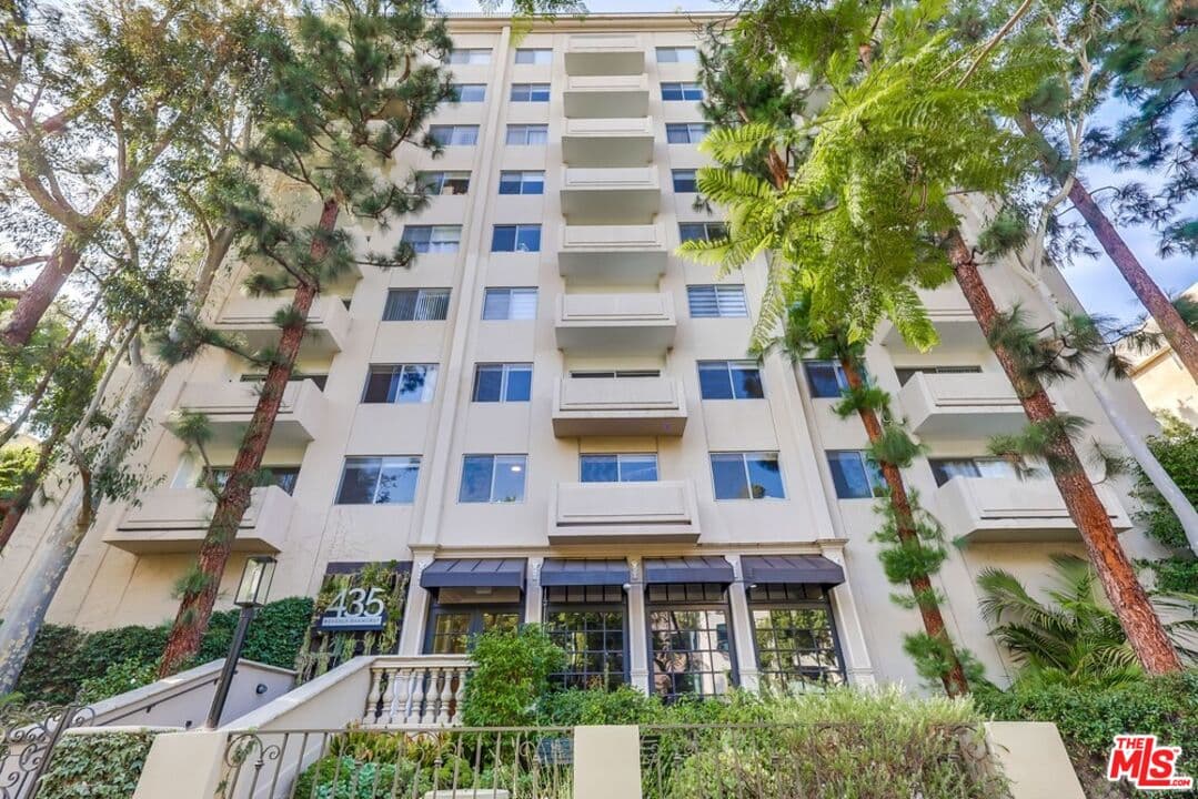 3 bd, 3 ba Apartment in Beverly Hills, CA — $9,500/mo — photo 1