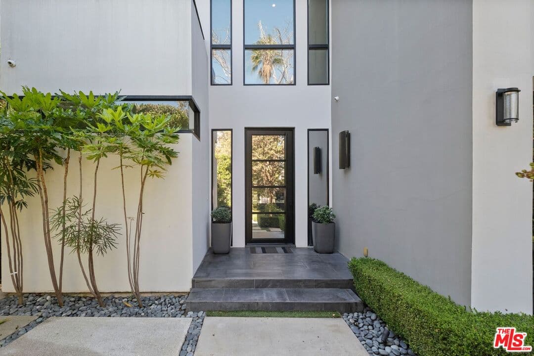 4 bd, 6 ba House in Los Angeles, CA — $21,000/mo — photo 2