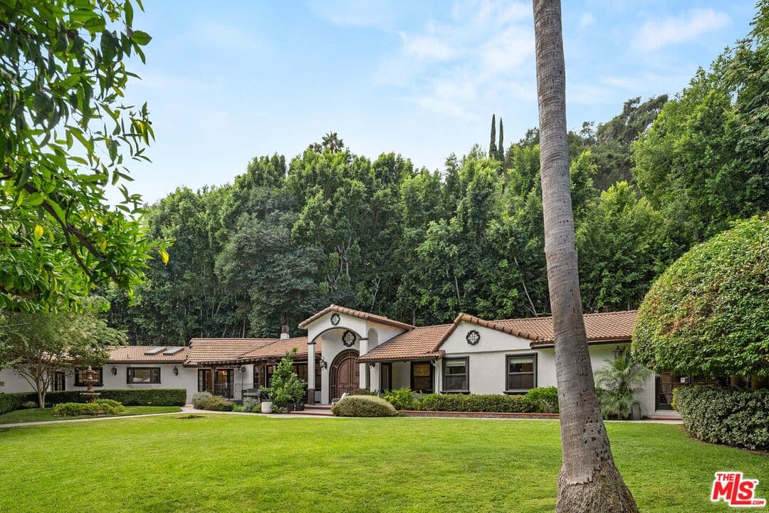 6 bd, 7 ba House in Studio City, CA — $25,000/mo — photo 1