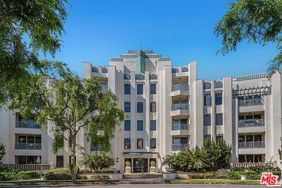 2 bd, 2 ba Condo in Playa Vista, CA — $4,800/mo — photo 2