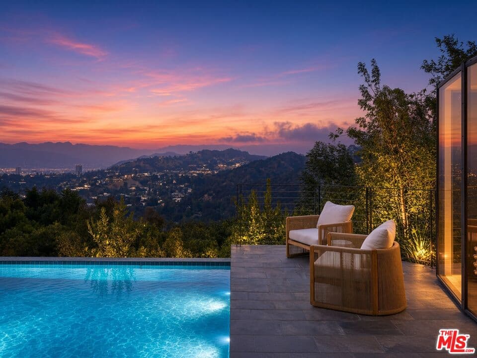 4 bd, 6 ba House in Beverly Hills, CA — $22,900/mo — photo 2
