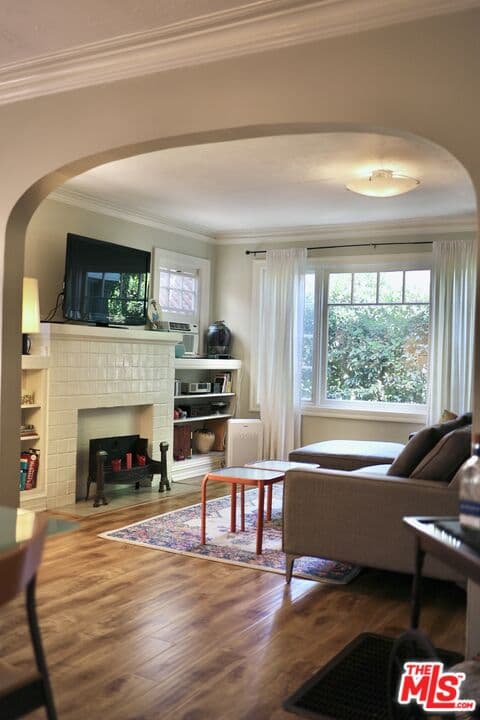 2 bd, 1 ba House in West Hollywood, CA — $3,595/mo — photo 2