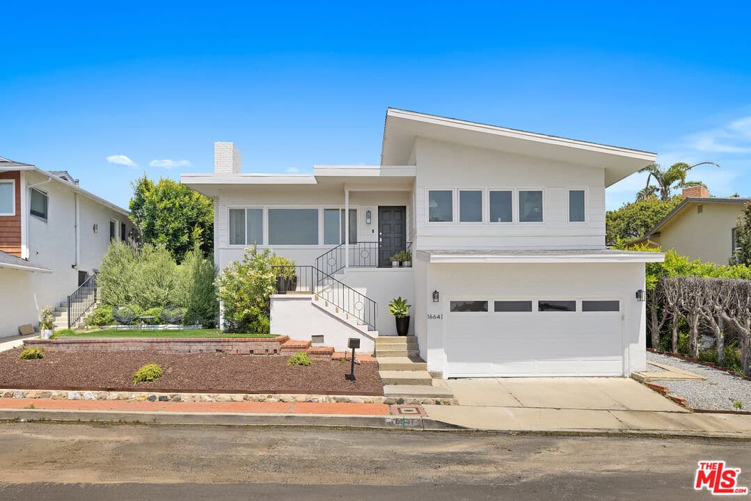 3 bd, 3 ba House in Pacific Palisades, CA — $7,500/mo — photo 1