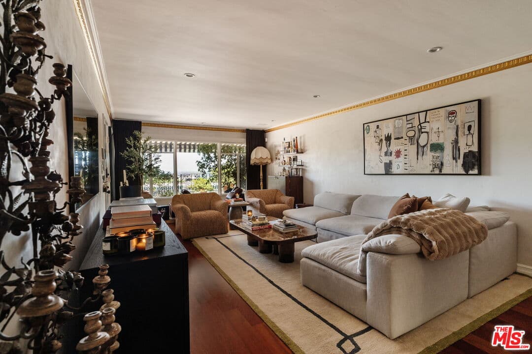 2 bd, 2 ba Condo in West Hollywood, CA — $5,995/mo — photo 2