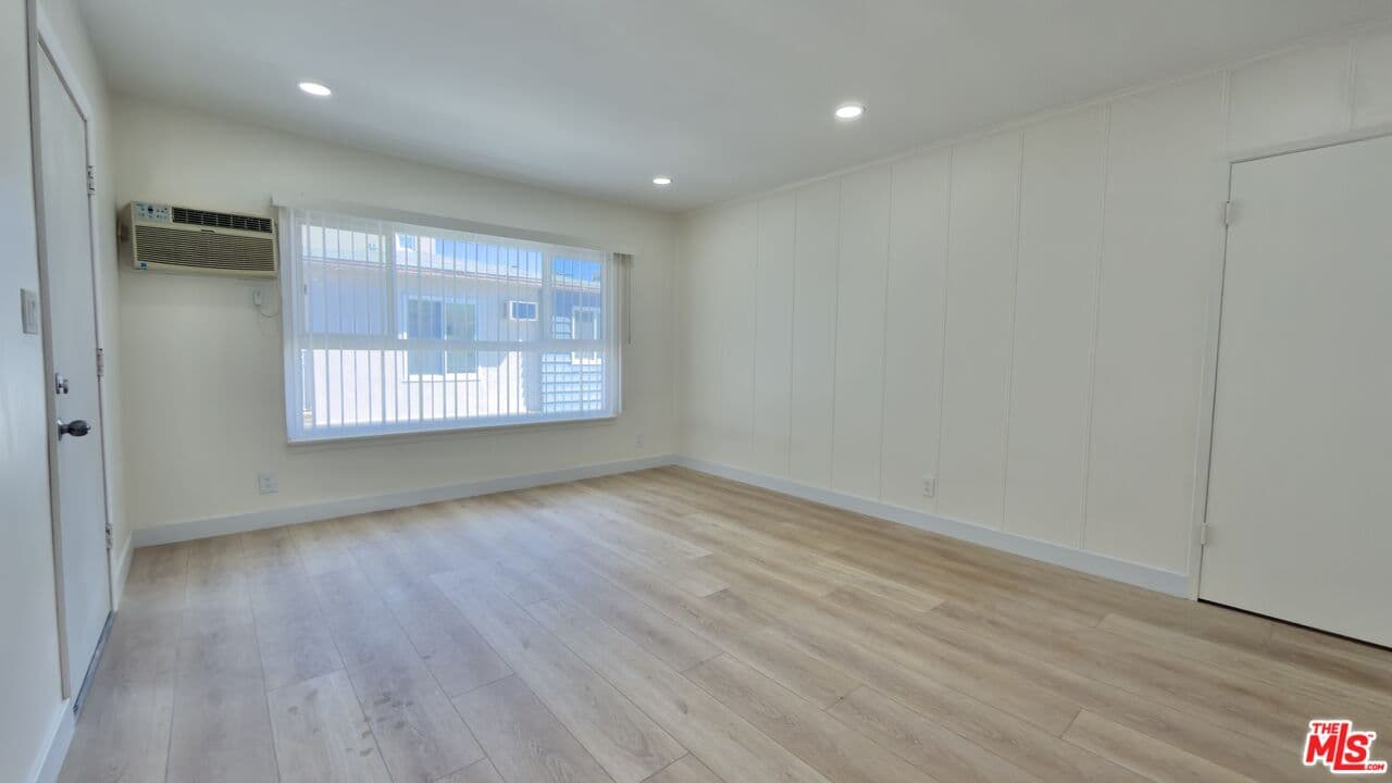 2 bd, 1 ba Apartment in Sherman Oaks, CA — $2,850/mo — photo 2