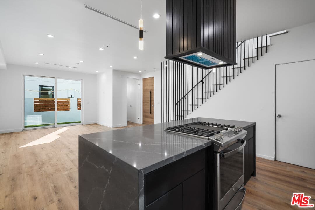 4 bd, 5 ba Townhouse in Los Angeles, CA — $5,800/mo — photo 1