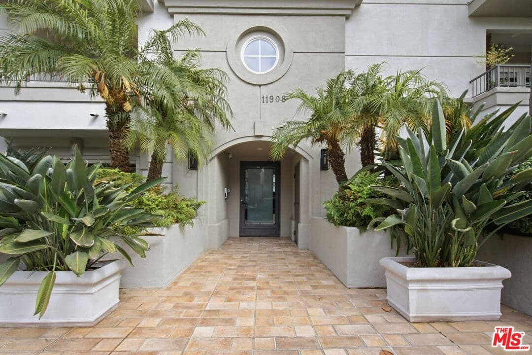 3BR Condo in Los Angeles β $6,750/mo