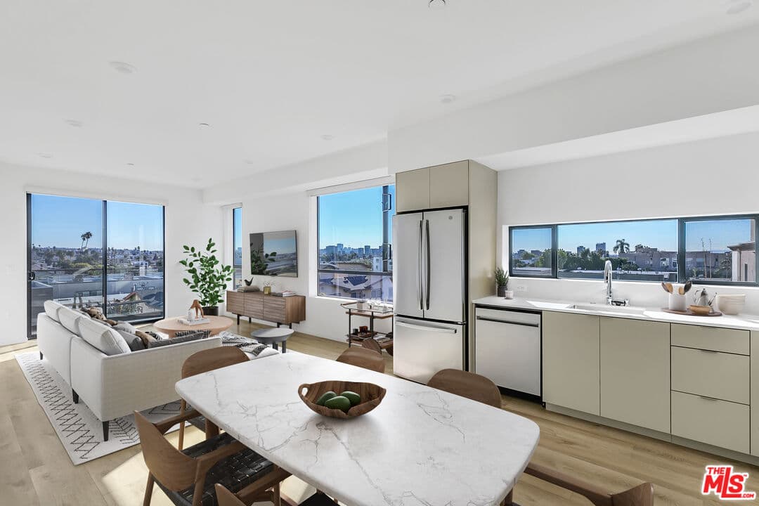 1 bd, 1 ba Apartment in Los Angeles, CA — $2,995/mo — photo 2