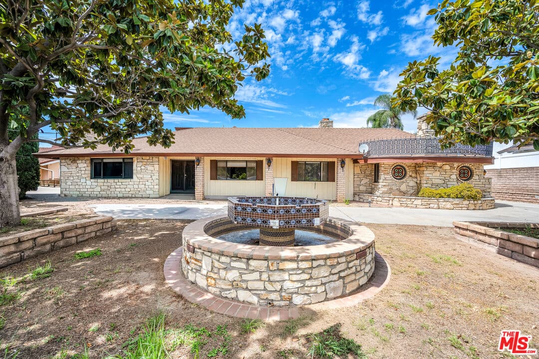 6 bd, 4 ba House in Rancho Cascades, CA — $16,999/mo — photo 2