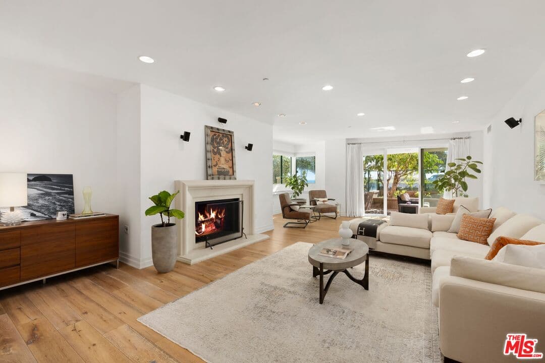 2 bd, 3 ba Condo in Santa Monica, CA — $17,900/mo — photo 1