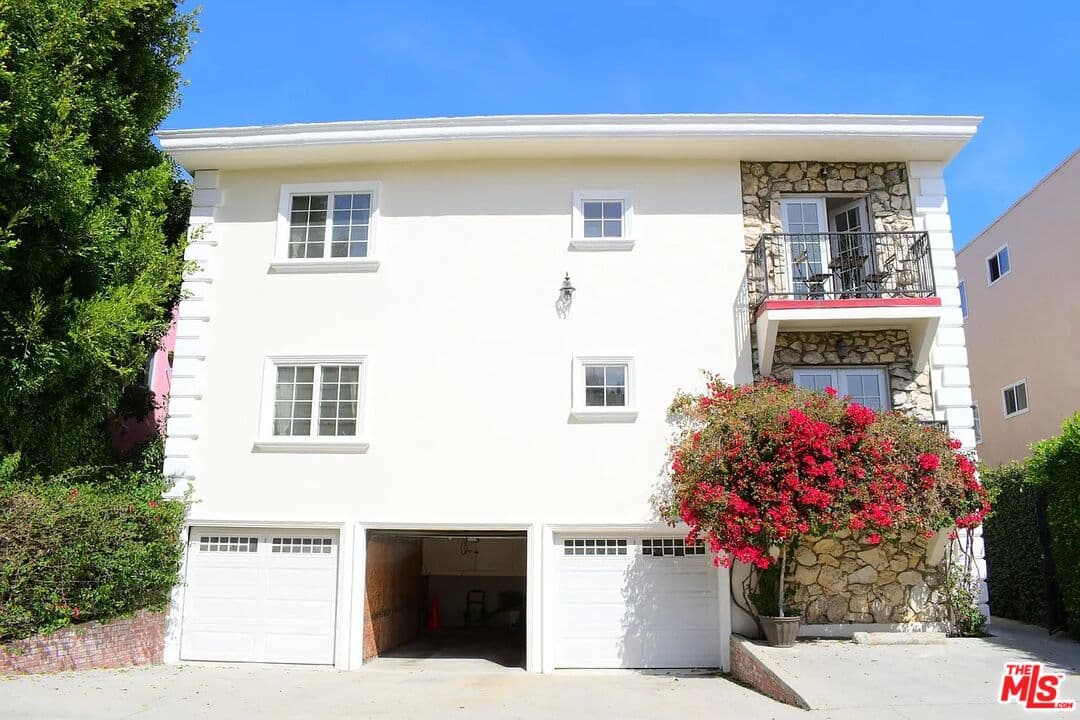 2 bd, 2 ba Townhouse in Santa Monica, CA — $5,200/mo — photo 1