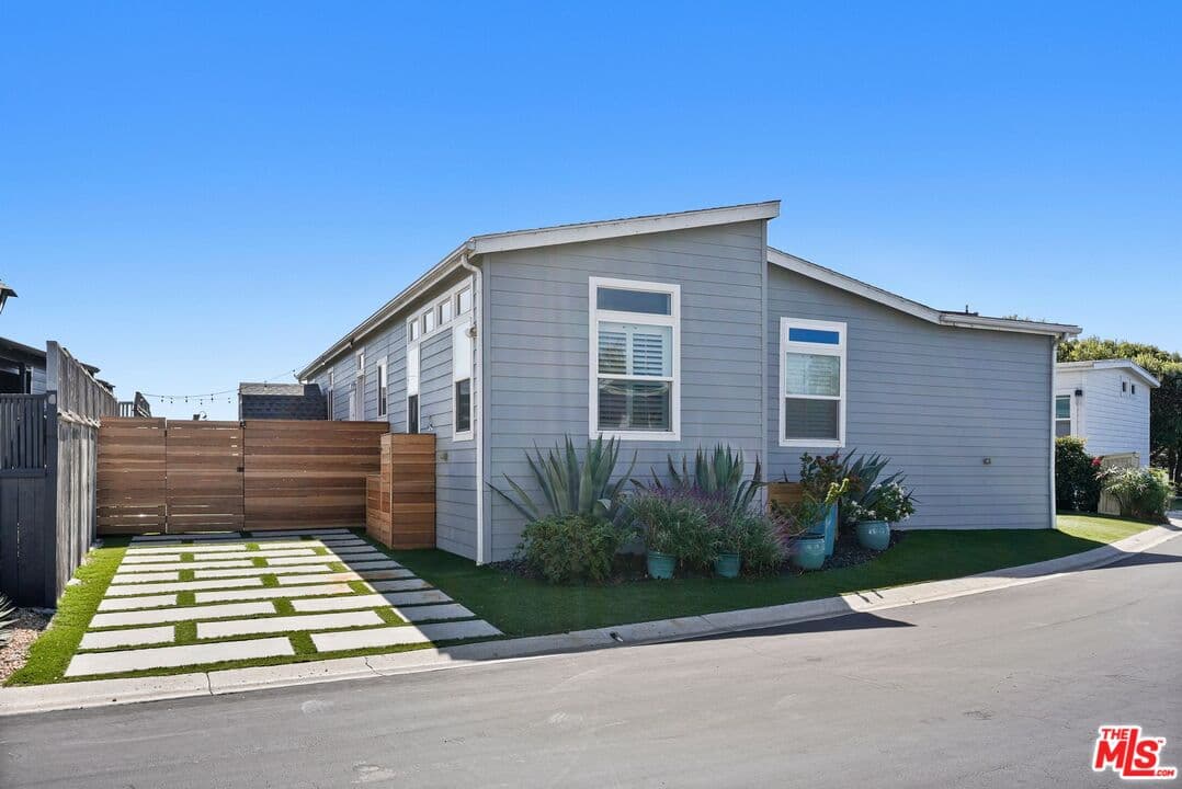 3 bd, 3 ba Apartment in Malibu, CA — $12,000/mo — photo 1