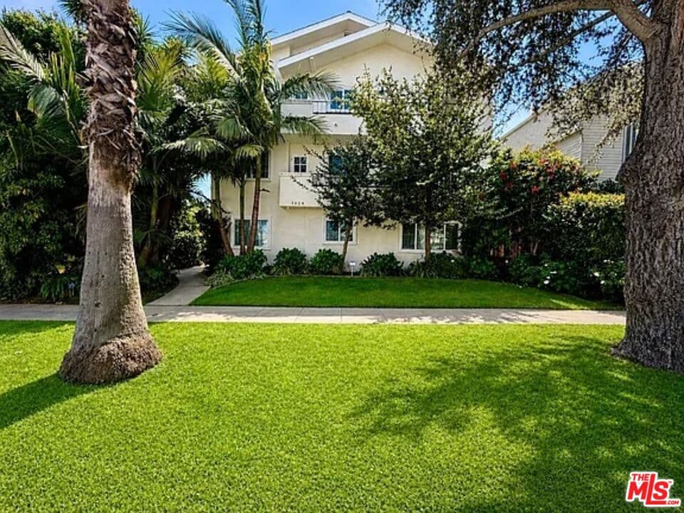 2 bd, 2 ba Townhouse in Santa Monica, CA — $5,400/mo — photo 1