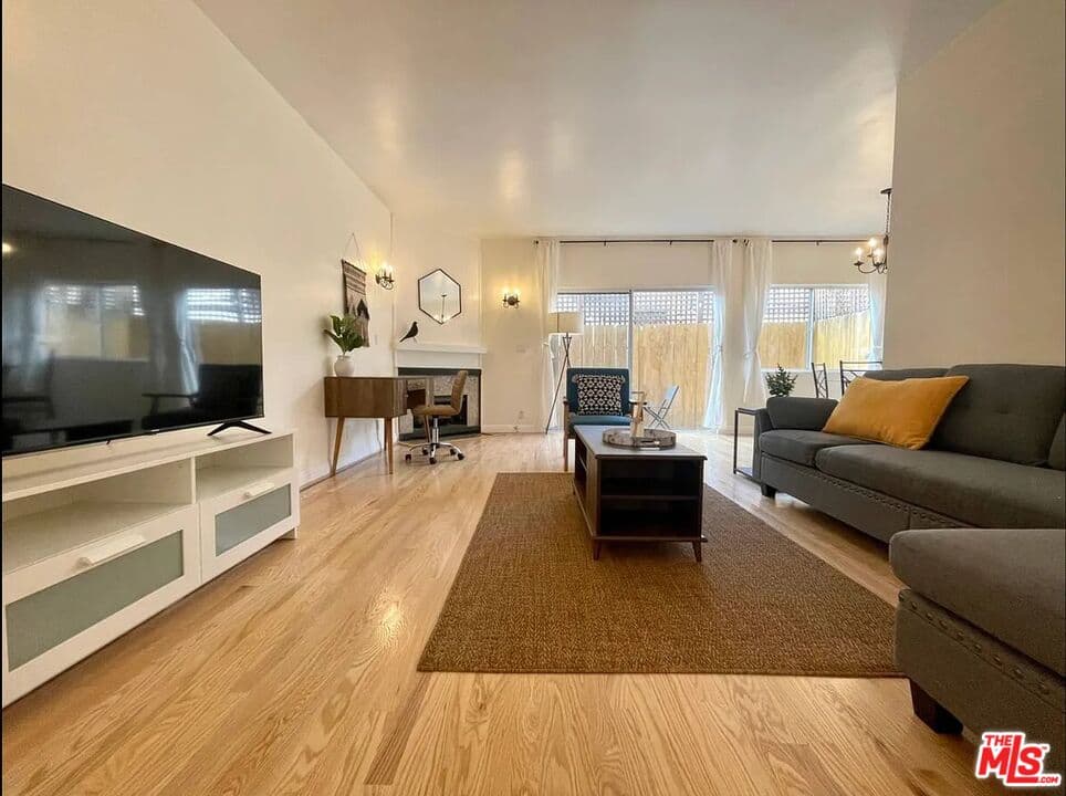 3 bd, 3 ba Townhouse in Santa Monica, CA — $6,300/mo — photo 1