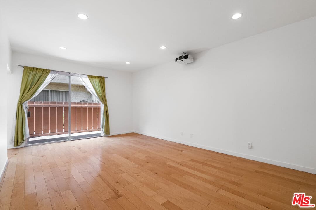 2 bd, 3 ba Condo in Los Angeles, CA — $5,000/mo — photo 2