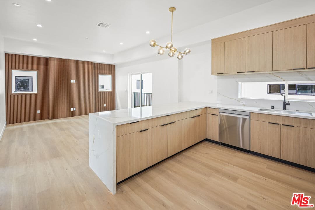 4BR Townhouse in North Hollywood β $5,500/mo