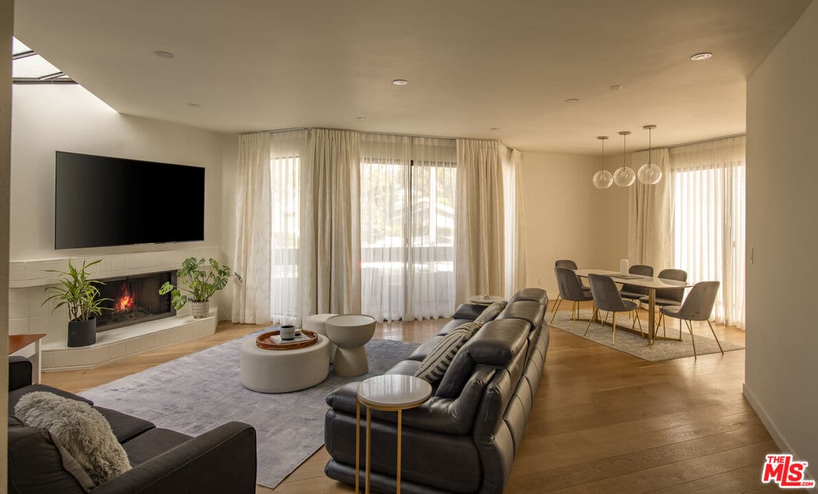 2 bd, 3 ba Condo in Santa Monica, CA — $7,500/mo — photo 2