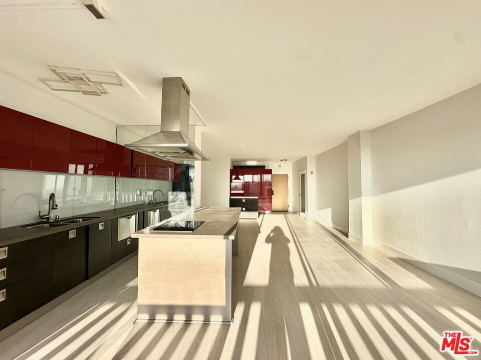 Studio, 1 ba Condo in West Hollywood, CA — $4,250/mo — photo 1