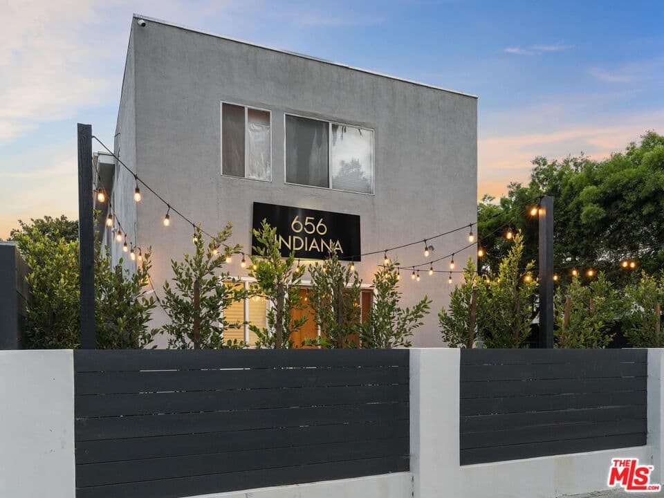 3 bd, 1 ba Townhouse in Venice, CA — $4,555/mo — photo 1