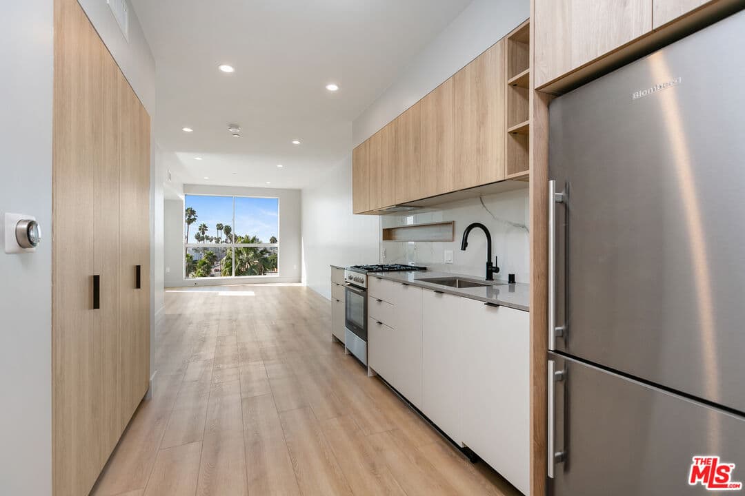 1 bd, 2 ba Apartment in Los Angeles, CA — $3,495/mo — photo 2