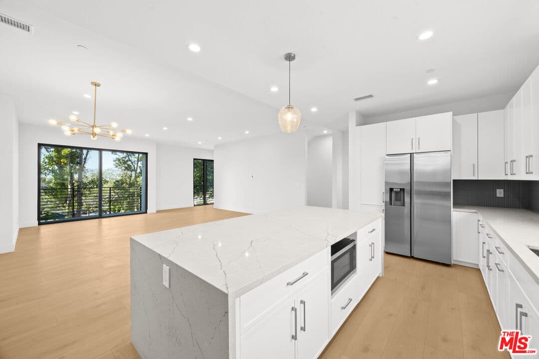 3 bd, 3 ba Townhouse in Los Angeles, CA — $6,995/mo — photo 1